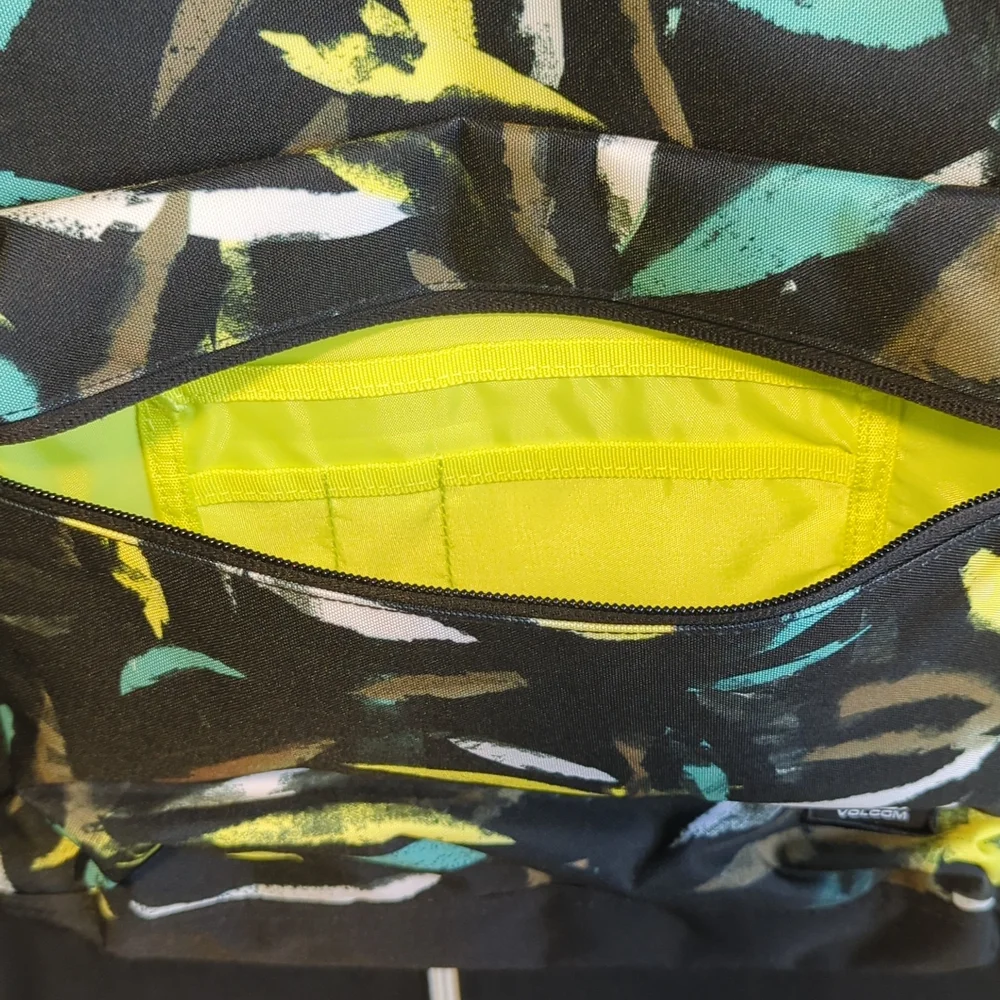 Volcom Backpack - Picture 3 of 6